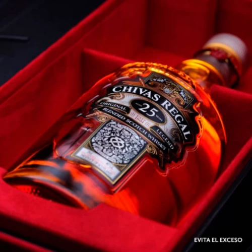 Whisky Chivas Regal 25 Años 700 ml.